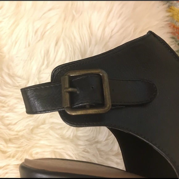 ♠️Black Leather Peep Toe Black Heel Booties NWOT - Picture 3 of 5